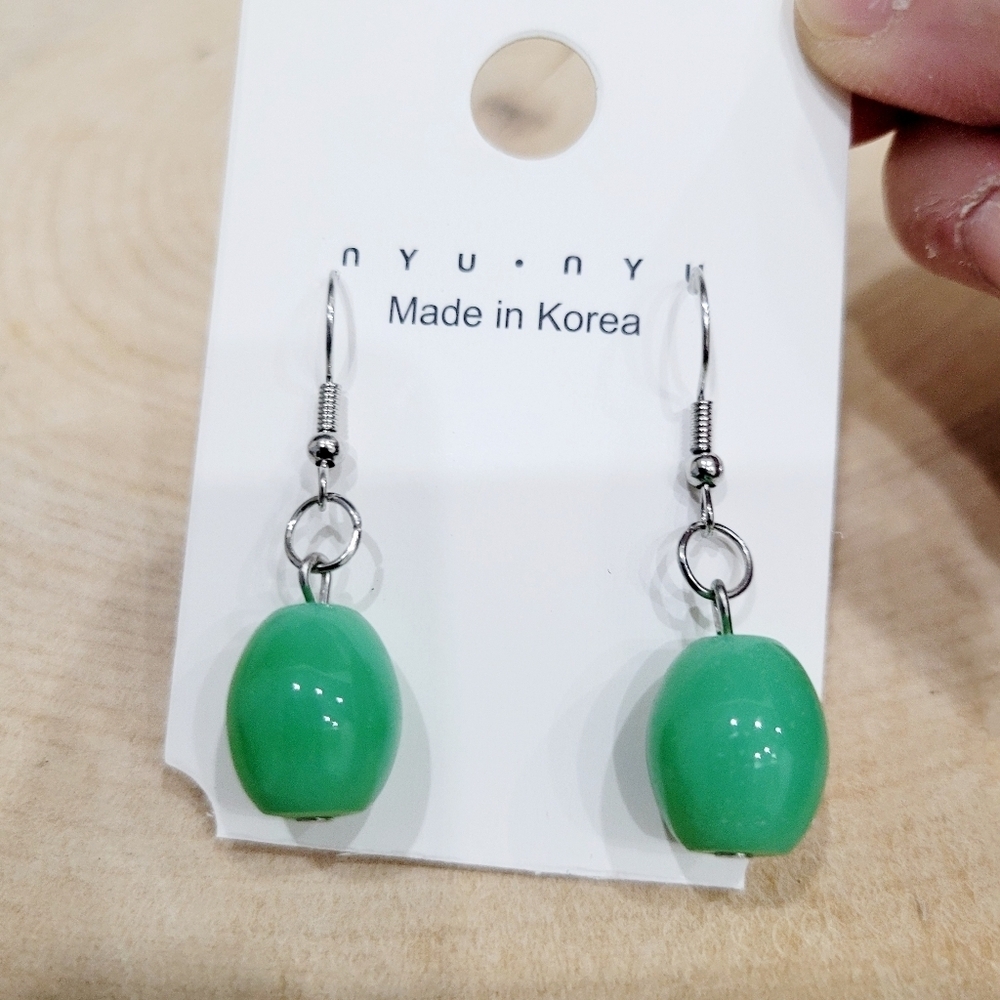 Brand New Silver Tone Green Bead Dangle Earrings